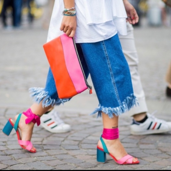 Zara Denim - Zara Trafaluc Wide Leg Fringe Cropped Jeans